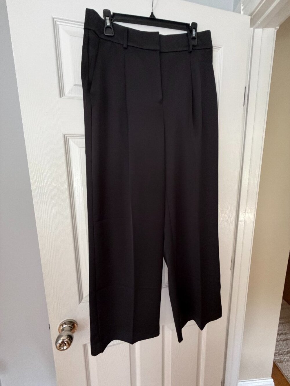 Loft - Peyton Black Satin Pleated Pants Size 6